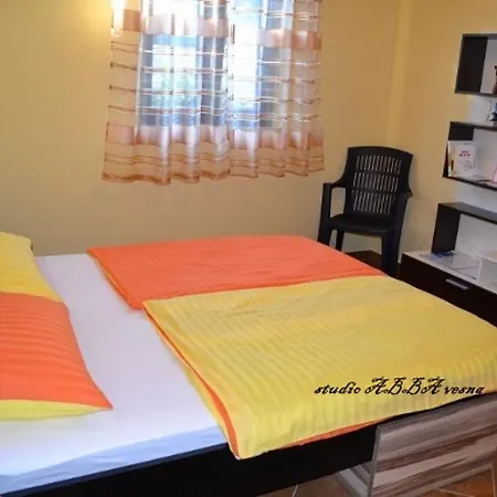 Studio At 100 M Away From The With Enclosed Garden And Wifi Apartment Mali Losinj
